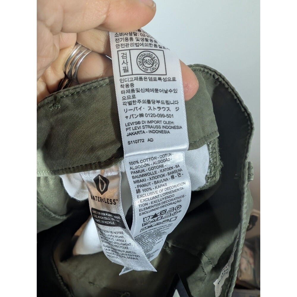 NWT Levi's '94 Baggy Cargo Straight Leg Pants Womens Sz 27 Grunge Skater Y2K - Picture 10 of 12